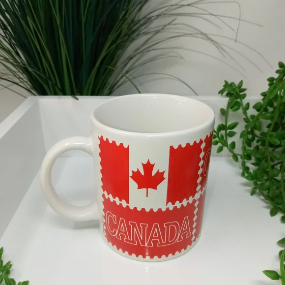 Canada Maple Leaf Mug - Picture 4 of 4